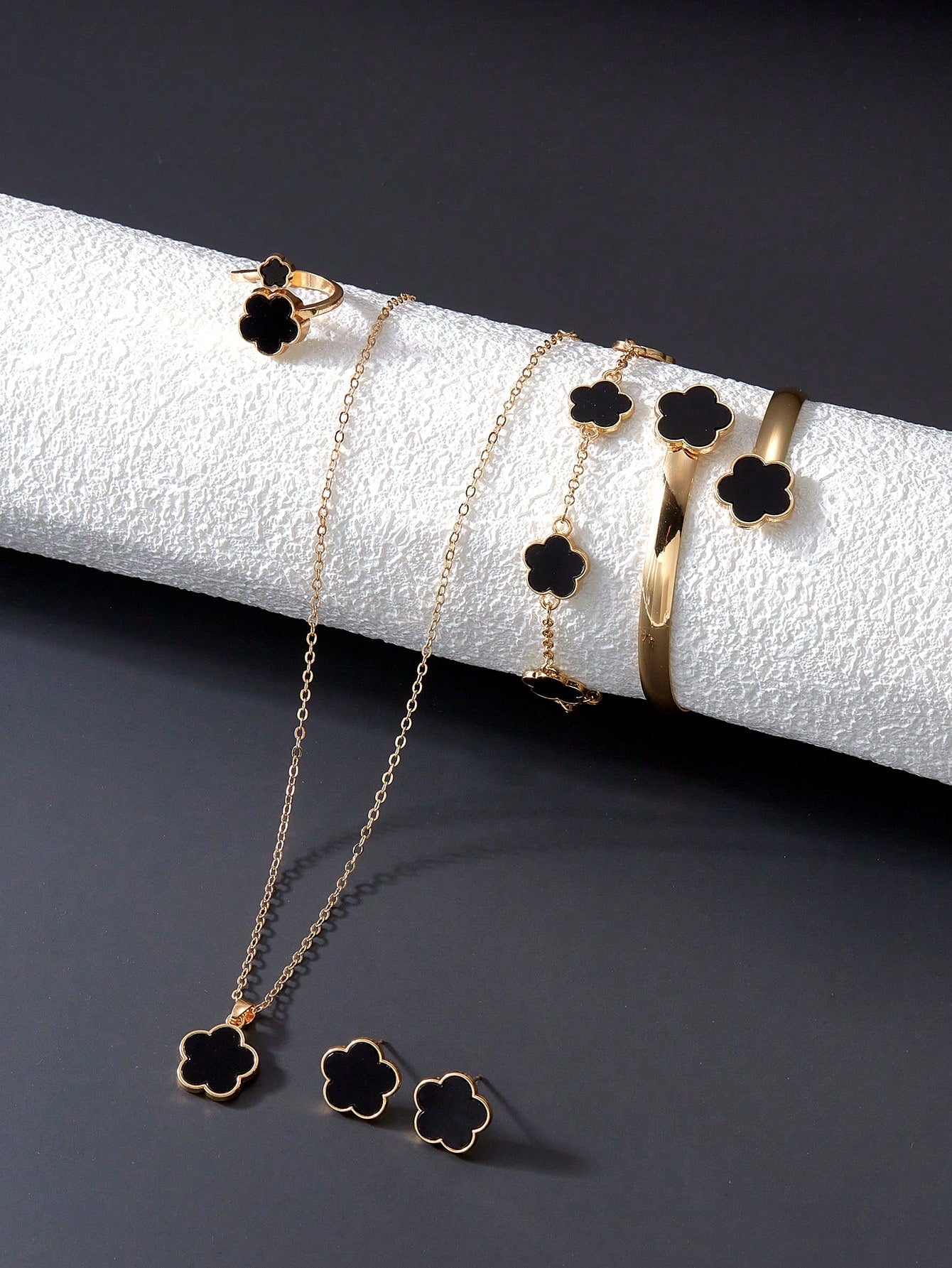 6-Piece Five-Leaf Clover Jewelry Set – Adjustable Necklace, Bracelet, Earrings & Ring (Zinc Alloy, Peel-Off Film Included)