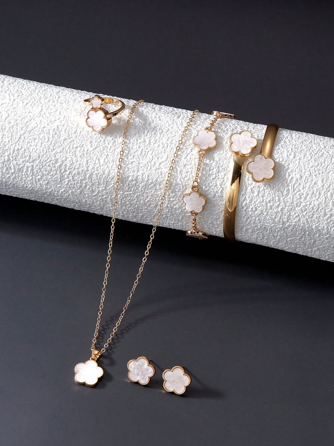 6-Piece Five-Leaf Clover Jewelry Set – Adjustable Necklace, Bracelet, Earrings & Ring (Zinc Alloy, Peel-Off Film Included)