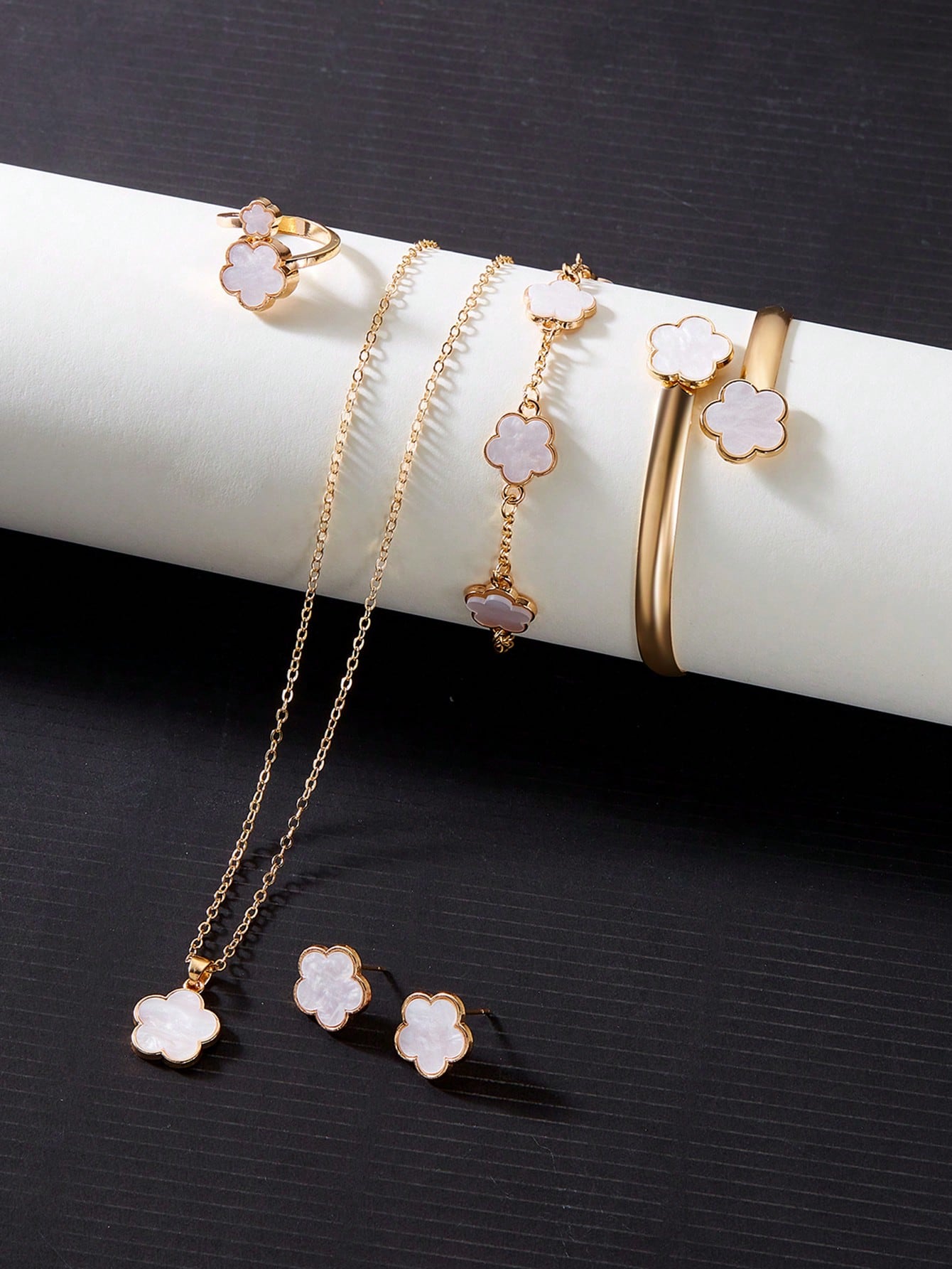 6-Piece Five-Leaf Clover Jewelry Set – Adjustable Necklace, Bracelet, Earrings & Ring (Zinc Alloy, Peel-Off Film Included)