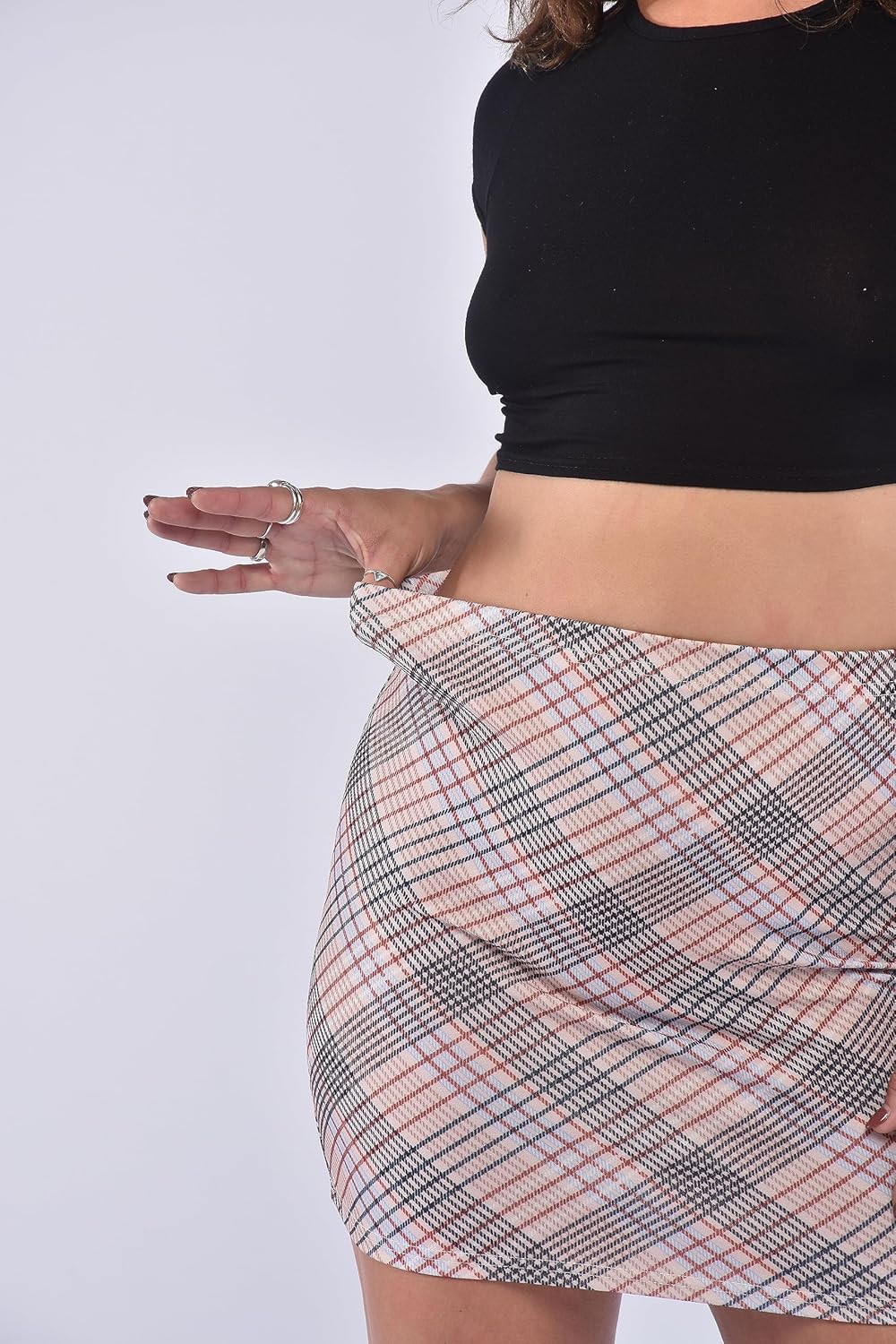 Nude mini skirt with elastic waistband and checkered pattern. Casual, form-fitting design with smooth fabric for everyday wear