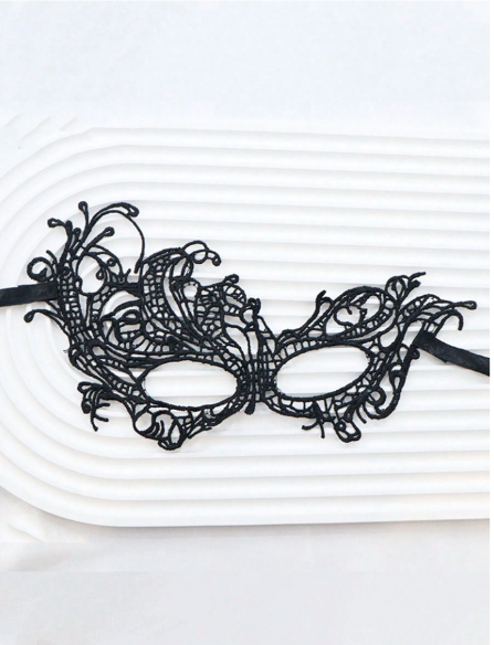 Sexy Lace Hollow-Out Half Face Mask for Women - Elegant Masquerade Mask for Halloween, Costume Balls, & Themed Parties
